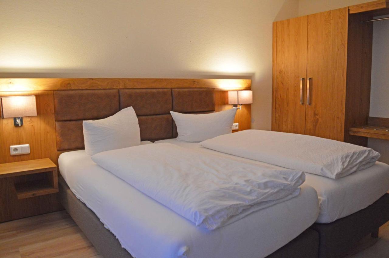 Aparthotel Jaegerhaus Вилинген Екстериор снимка