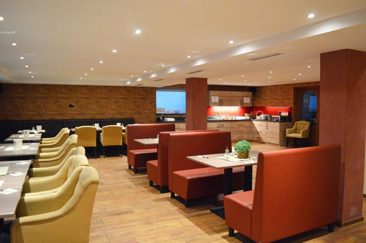 Aparthotel Jaegerhaus Вилинген Екстериор снимка