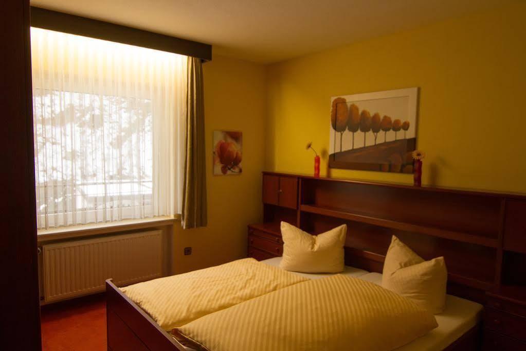 Aparthotel Jaegerhaus Вилинген Екстериор снимка