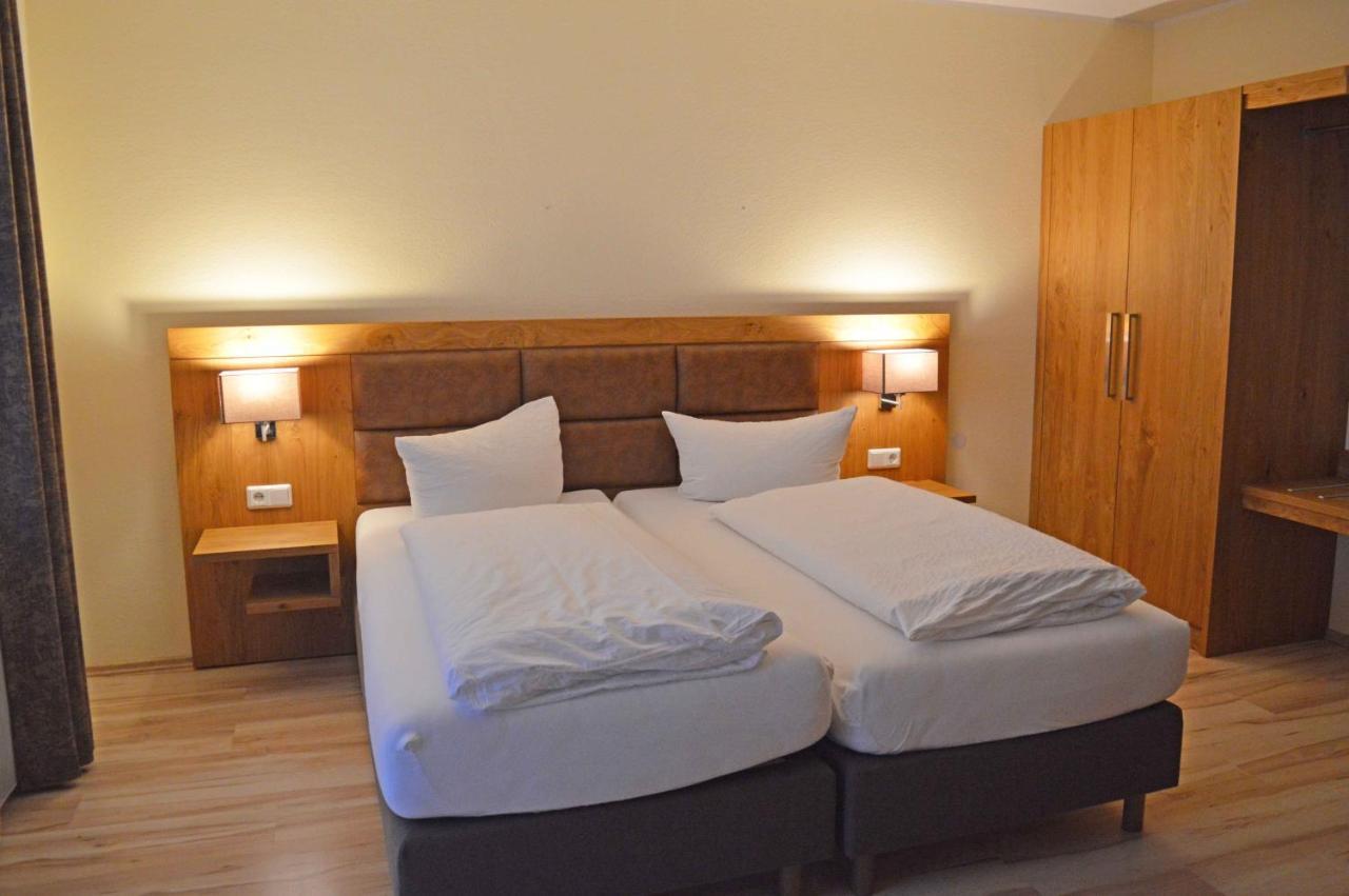 Aparthotel Jaegerhaus Вилинген Екстериор снимка